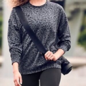 Athleta Pure Lux Leopard Print Crew Neck Oversized Sweatshirt S slouchy boxy